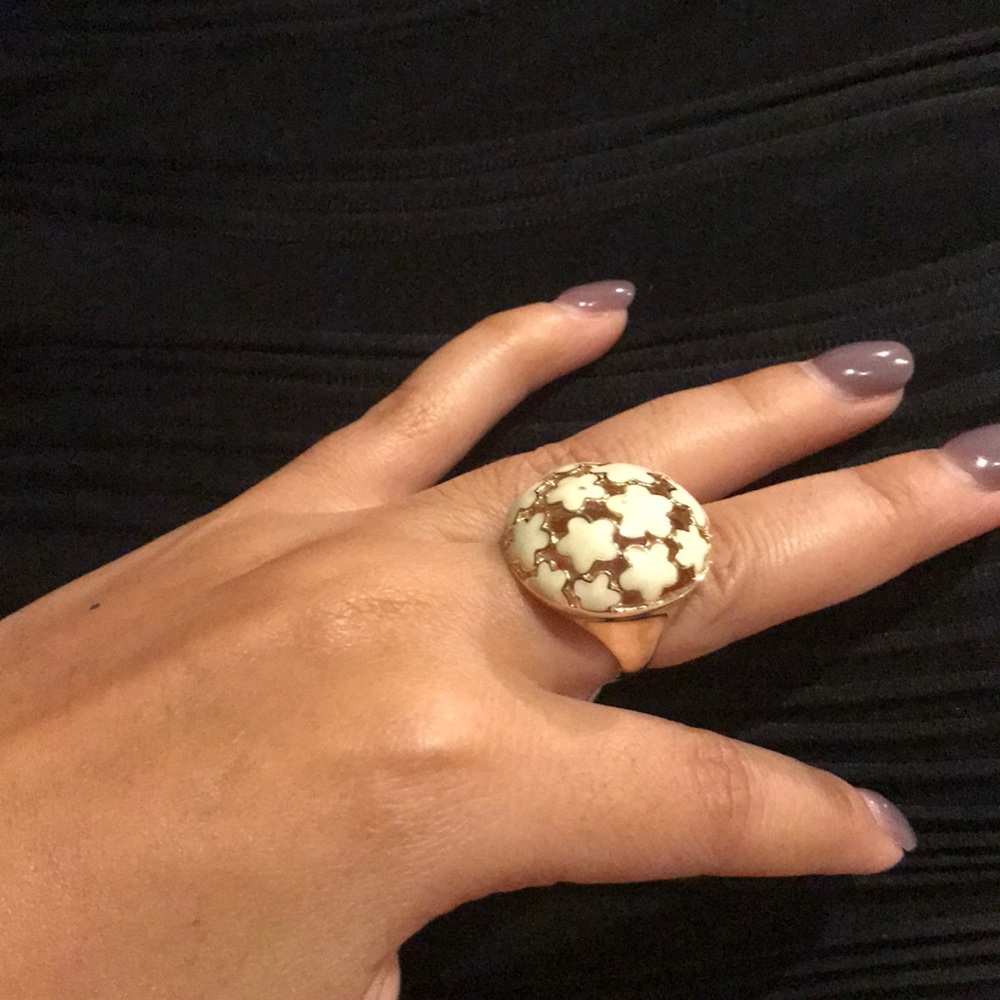 Ring - Picture 2 of 3